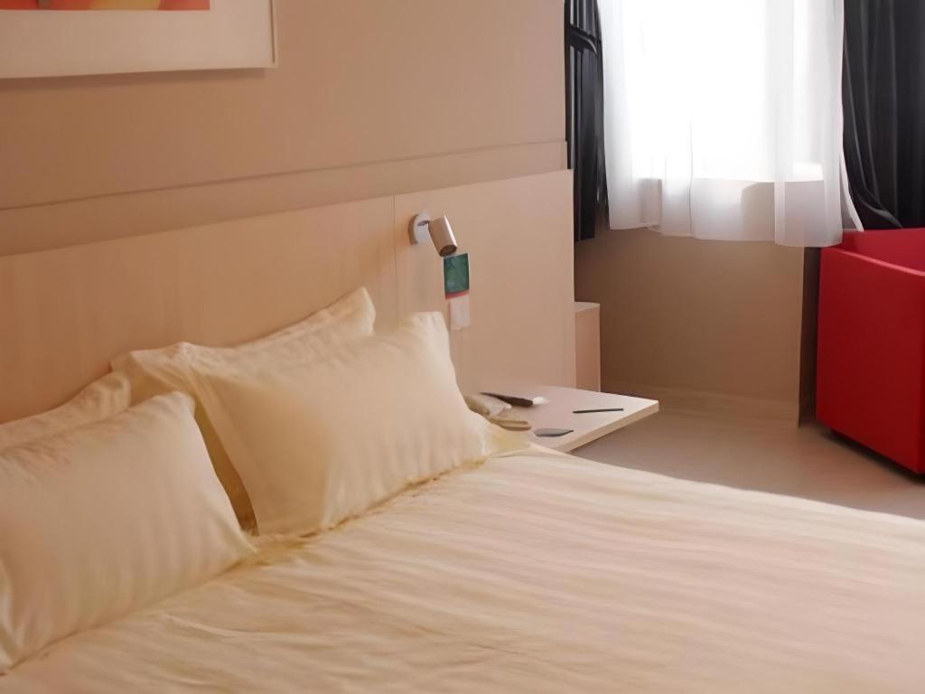 Jinjiang Inn Qingdao Wuxi Square Nanjing Road Metro Station Ngoại thất bức ảnh