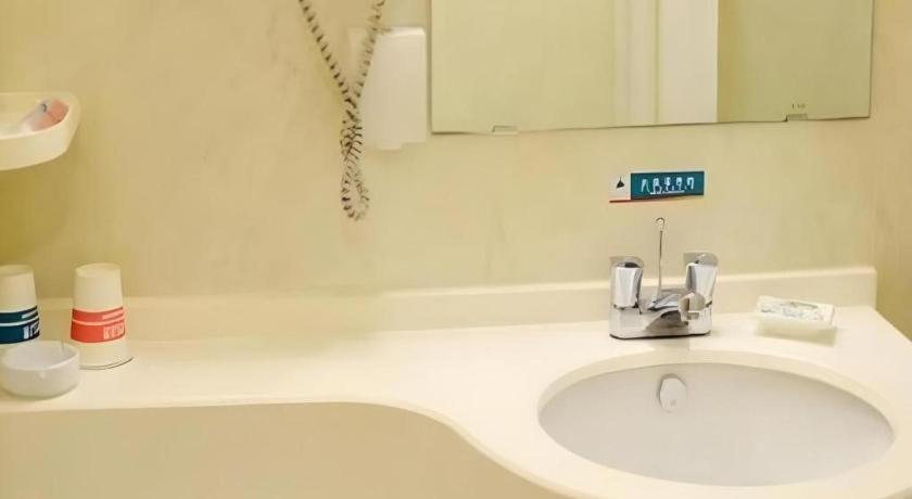 Jinjiang Inn Qingdao Wuxi Square Nanjing Road Metro Station Ngoại thất bức ảnh